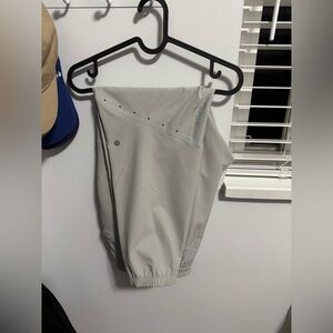 Lululemon license to train jogger XL